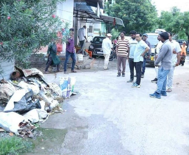 పారిశుద్ధ్యంపై క్షేత్రస్థాయిలో కమిషనర్‌ తనిఖీలు