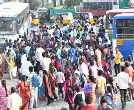 హనుమకొండలో ప్రయాణికుల రద్దీ