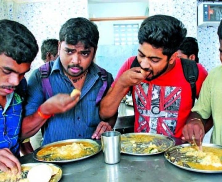 స్విమ్స్‌లో కలకలం.. 25 మంది విద్యార్థులకు ఫుడ్ పాయిజన్