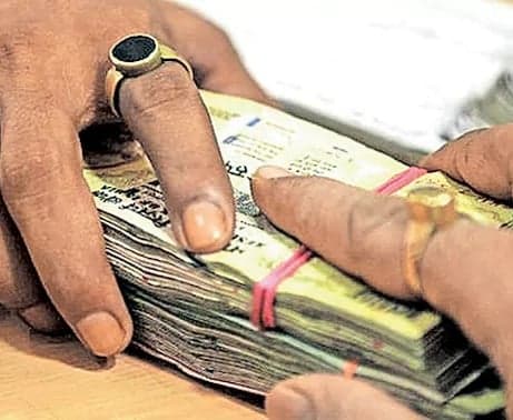 కారిడార్ పరిహారంలో లంచాల దందా