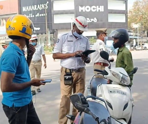 సిటీలో అక్రమ నంబర్ ప్లేట్లపై ఉక్కుపాదం