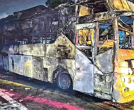 యూపీలో బస్సు దగ్ధం