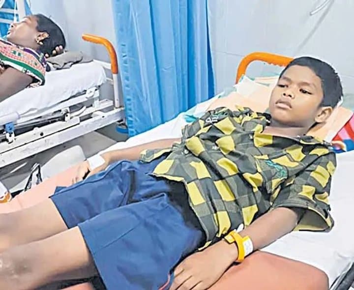 ఆశ్రమంలో విద్యార్థికి పాముకాటు