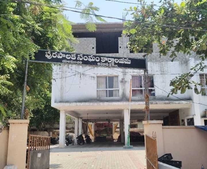ఎలమంచిలి: పోలింగ్ కేంద్రాలు రెడీ