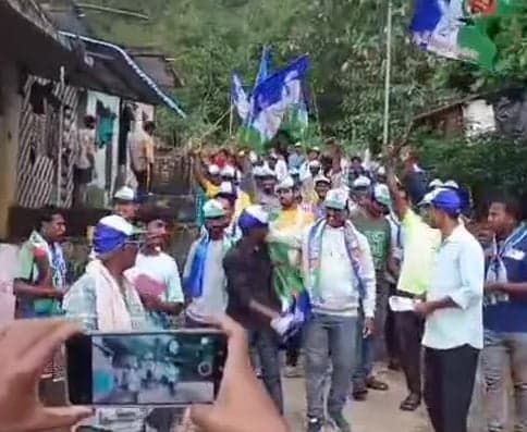 గ్రామాల అభివృద్ధికి కృషి చేస్తా: ప్రభాస్ - Udayam
