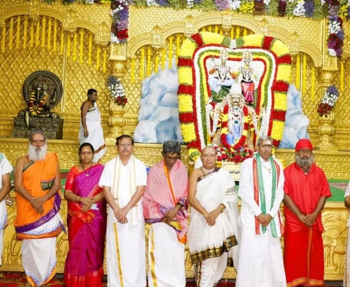 శ్రీశైలంలో నవరాత్రి వేడుకలు - Udayam