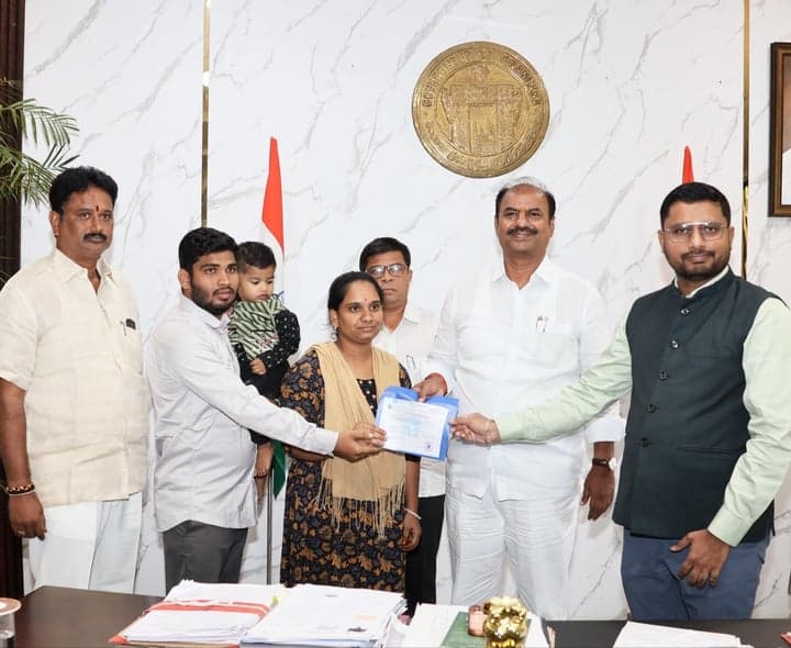 కులాంతర వివాహ జంటలకు రూ.32.50 లక్షల ప్రోత్సాహకాలు