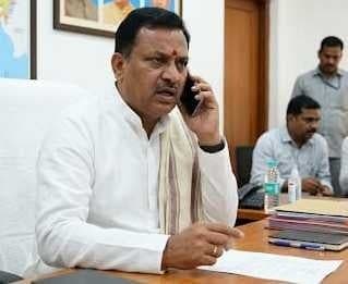 వలస ఓటర్లకు అభ్యర్థుల ఫోన్లు - Udayam