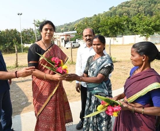 కొమురం భీమ్ వర్ధంతికి పటిష్ట ఏర్పాట్లు చేయాలి: కలెక్టర్