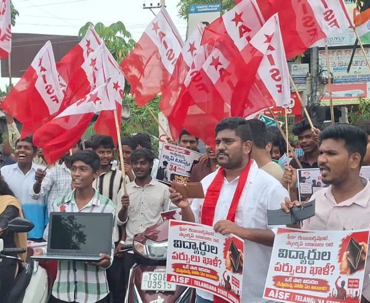 స్కూటీలు, ల్యాప్‌టాప్‌లు ఇవ్వాల్సిందే