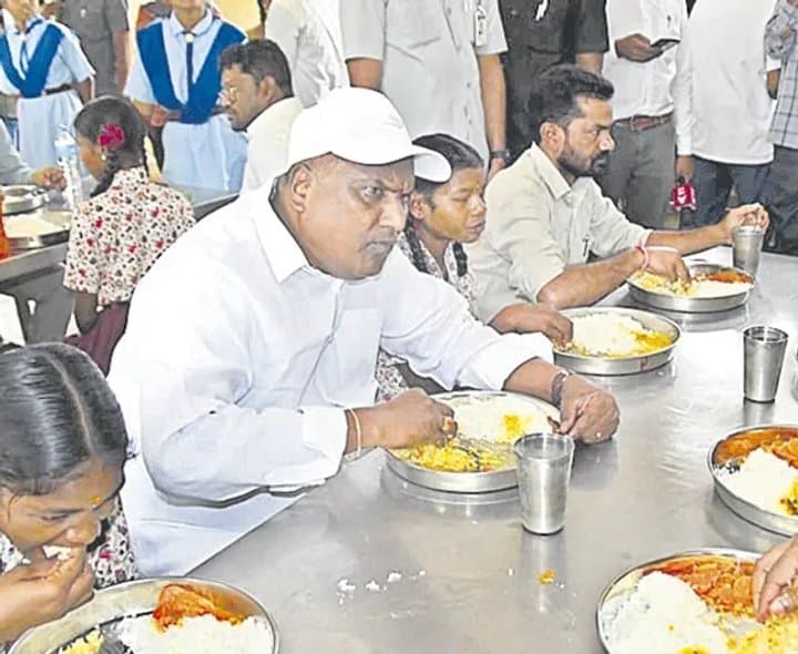 కొండా సురేఖ రాజీనామా చేయాలని డిమాండ్