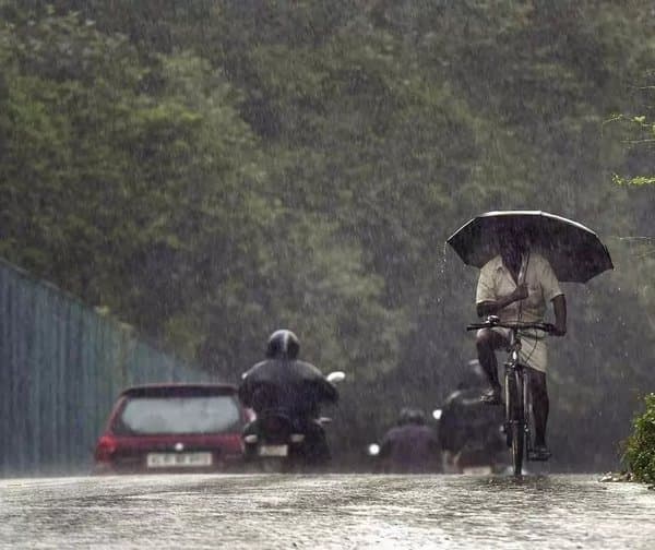 తెలంగాణలో భారీ వర్షాల హెచ్చరిక