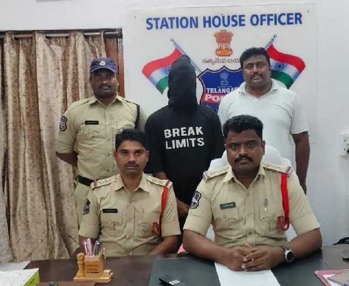 300 గ్రాముల గంజాయితో యువకుడి అరెస్ట్