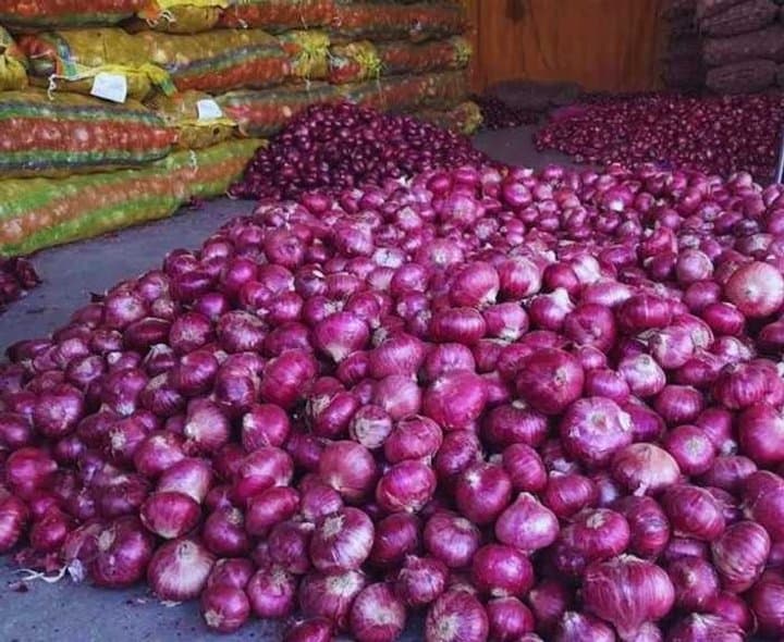 నందిగామలో ఉల్లి లొల్లి