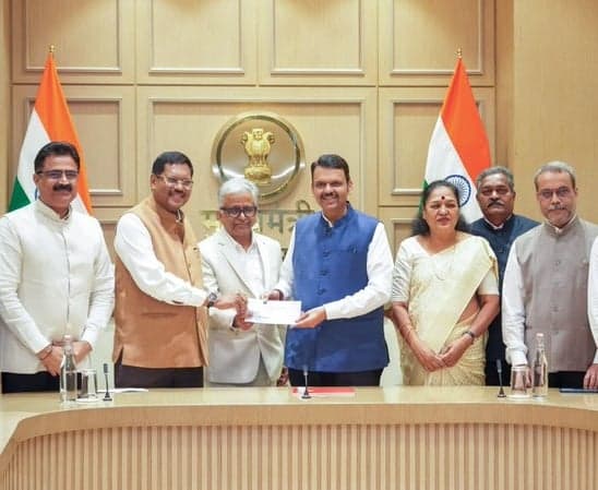 కరువు బాధిత రైతుల కోసం సీఎంఆర్‌ఎఫ్‌కు రూ.11 లక్షల విరాళం