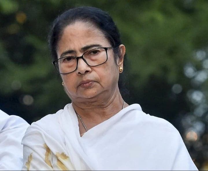 మమత వర్గం అభ్యర్థి నామినేషన్ ఉపసంహరణ