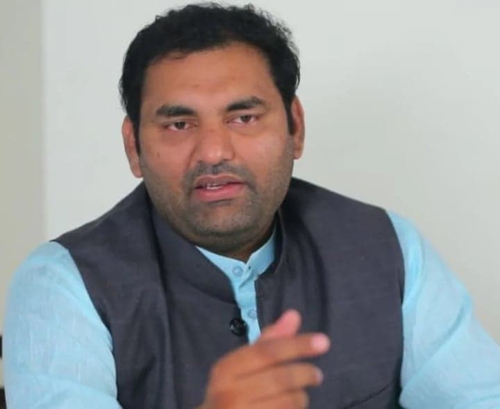 నిధులు ఇవ్వకపోతే ఆమరణ దీక్ష చేస్తా: ఎమ్మెల్యే 