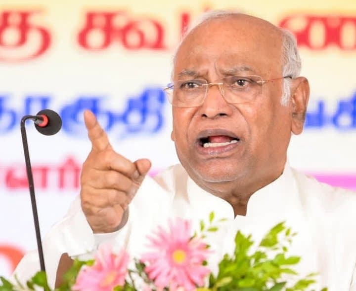 అమిత్ షా రాజీనామా చేయాలి: మల్లికార్జున ఖర్గే