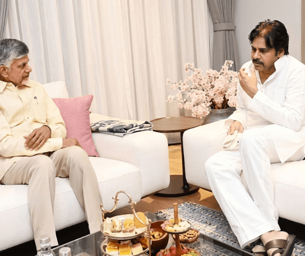 పవన్‌ కల్యాణ్‌ను పరామర్శించిన చంద్రబాబు
