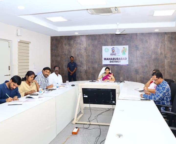 SIR ప్రక్రియపై కలెక్టర్లతో ఎన్నికల సీఈవో వీడియో కాన్ఫరెన్స్ - gallery image 2
