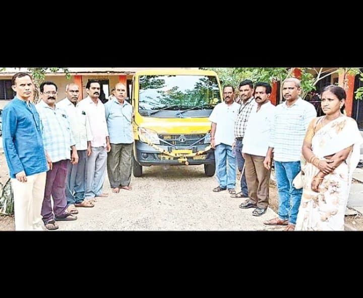దాతల చేయూతతో పాఠశాలలు అభివృద్ధి - Udayam Digital