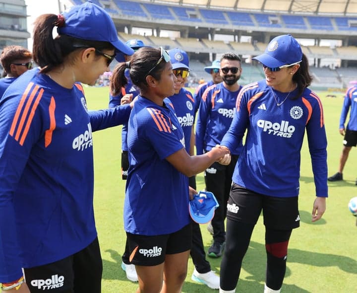 టాస్ గెలిచిన జింబాబ్వే.. భారత్ బౌలింగ్  