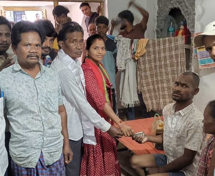 ప్రమాద బాధితుడికి రూ.10 వేల సాయం - Udayam
