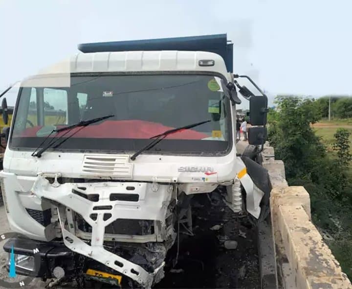 హైవేపై 3 కి.మీ. ట్రాఫిక్‌ జామ్‌