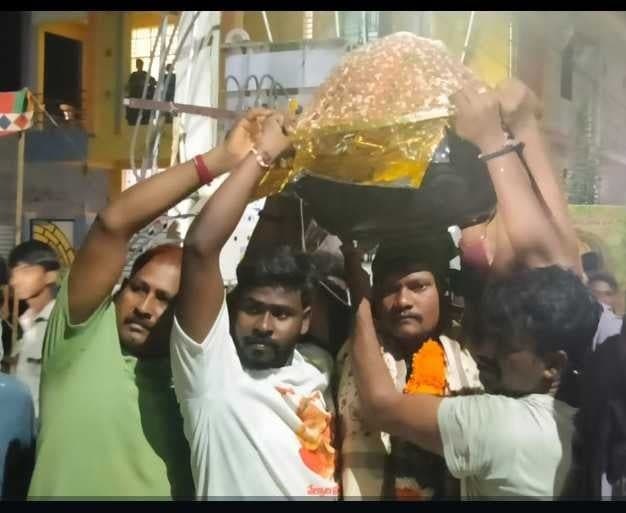 కనిగిరిలో రూ.70 వేలకు గణేశ్ లడ్డూ - Udayam