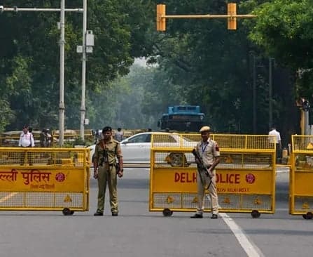 దిల్లీలో సీఈసీ రాజీనామా డిమాండ్‌తో ఆందోళన