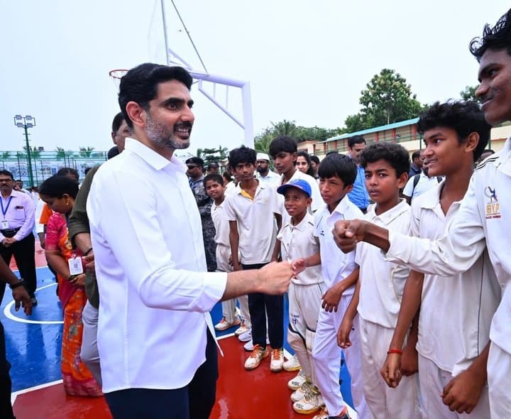 అమ్మ సంతకం పెట్టబోయి దొరికిపోయా: లోకేశ్