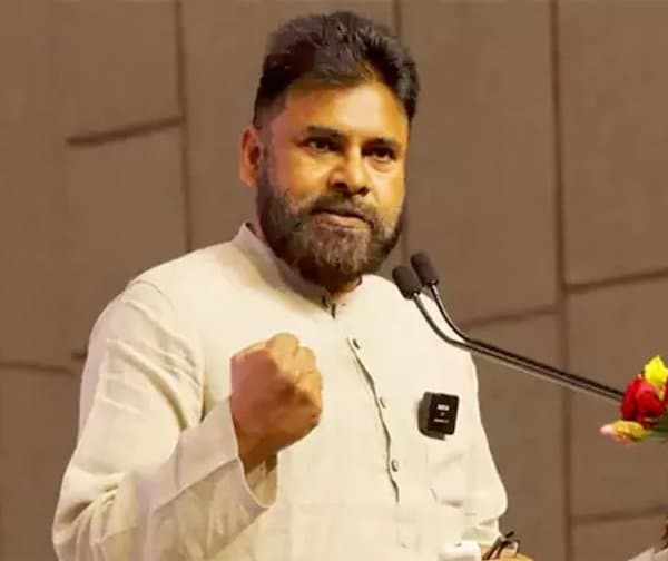 పవన్‌పై గన్నవరంలో ఫిర్యాదు