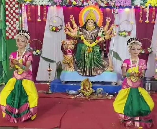 అమరవాయిలో కవలల నృత్య ప్రదర్శన - Udayam