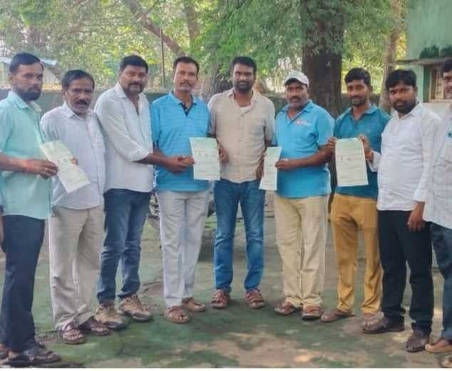 గూడూరులో సీఎంఆర్‌ఎఫ్‌ చెక్కుల పంపిణీ - Udayam