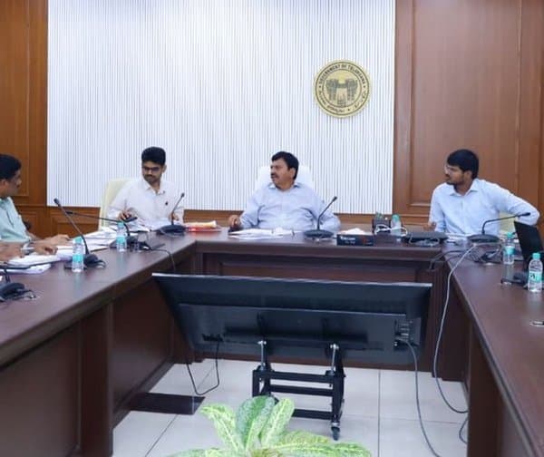 10 అంతస్తుల ఇందిరమ్మ ఇళ్లు - Udayam Digital