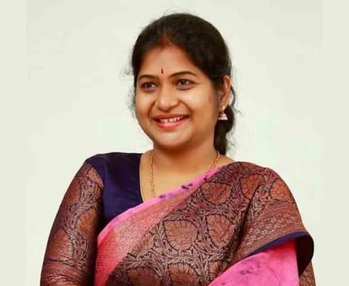 విద్యాశాఖ మంత్రిగా రేవంత్ రెడ్డి విఫలం : రాణి రుద్రమ