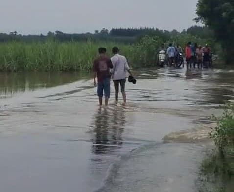 లక్కవరంలో నీటమునిగిన పంట పొలాలు - Udayam