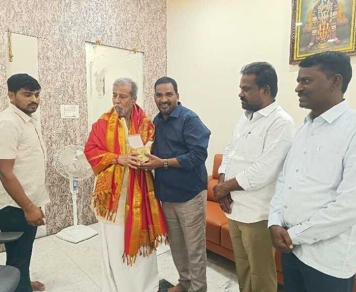 వైద్య సేవలపై మంత్రి దామోదరతో బీర్ల చర్చ