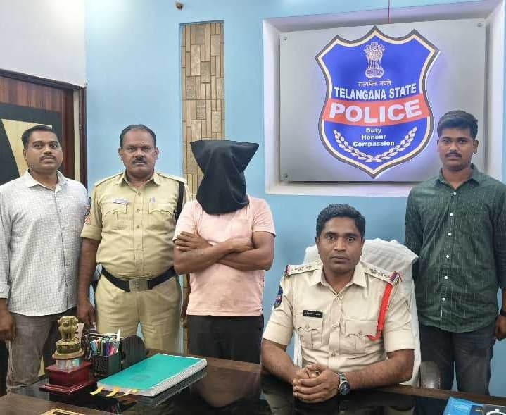 హుండీ చోరీ కేసులో నిందితుడి అరెస్ట్ - Udayam