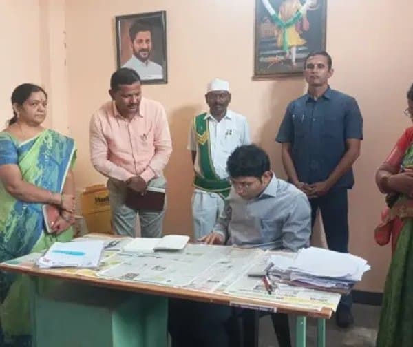 నిర్మల్ లో సర్‌ ప్రక్రియను పరిశీలించిన జిల్లా కలెక్టర్‌