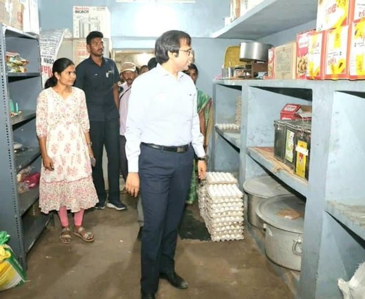 వంద శాతం ఉత్తీర్ణతే లక్ష్యంగా పనిచేయాలి: కలెక్టర్