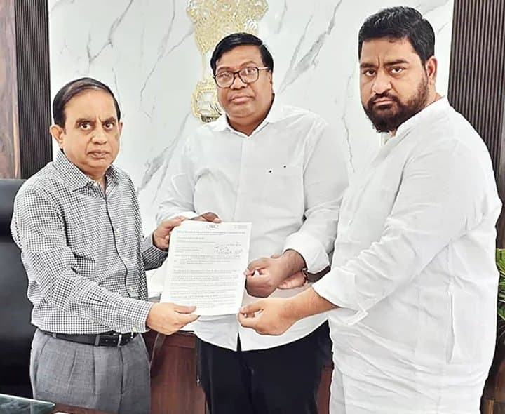 73 లక్షల ఓట్లపై పీసీసీ వినతి