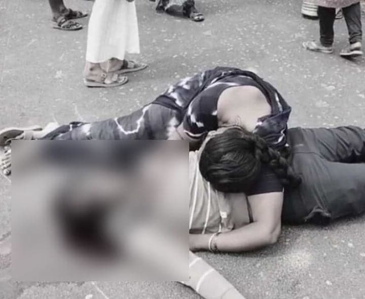 స్కూటీ బోల్తాపడి యువకుడు మృతి