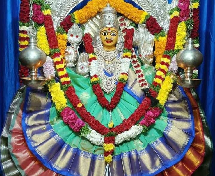 జమ్ములమ్మ ఆలయంలో ప్రత్యేక పూజలు - Udayam
