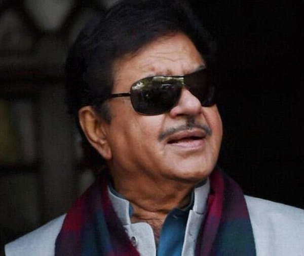 తృణమూల్ వీడను: మమతా బెనర్జీకి అండగా శతృఘ్న సిన్హా - Udayam Digital