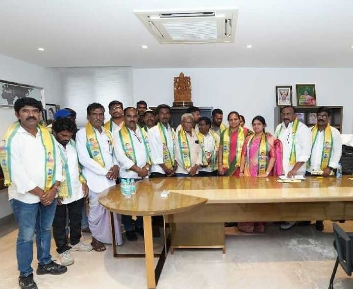 తెలంగాణ రక్షణ సేనలోకి భారీ చేరికలు