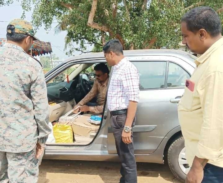 పాలకొండలో sst చెక్‌పోస్టుల తనిఖీ - Udayam
