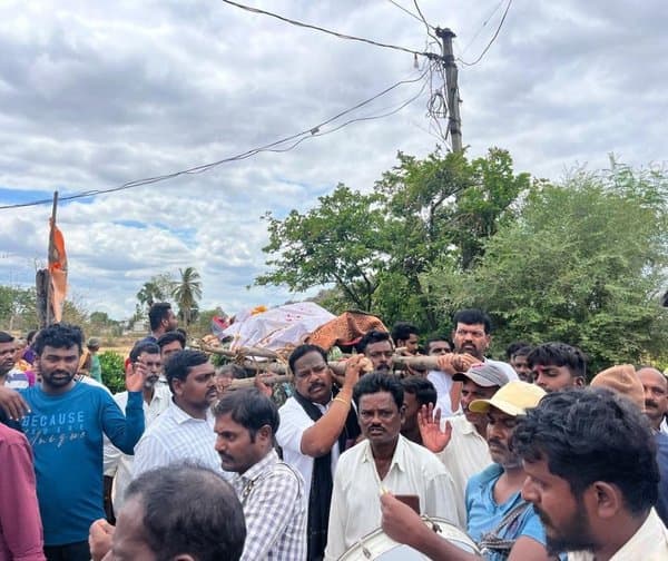 అప్పుల బాధతో మాజీ సర్పంచ్ ఆత్మహత్య - Udayam Digital