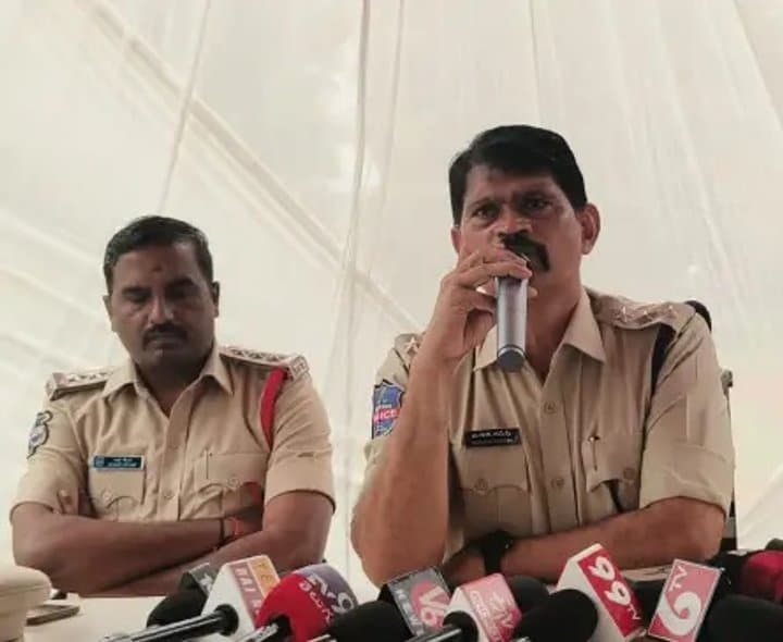 ప్రిస్క్రిప్షన్‌ లేకుండా మందులు ఇవ్వొద్దు - Udayam Digital