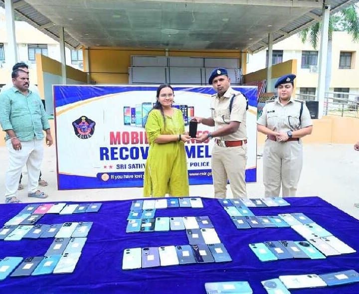 పోయిన మొబైలు మళ్లీ చేతికి 